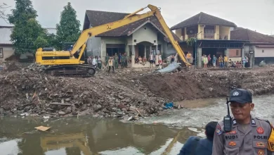 Rumah Warga Rusak Dampak Banjir di Mataram