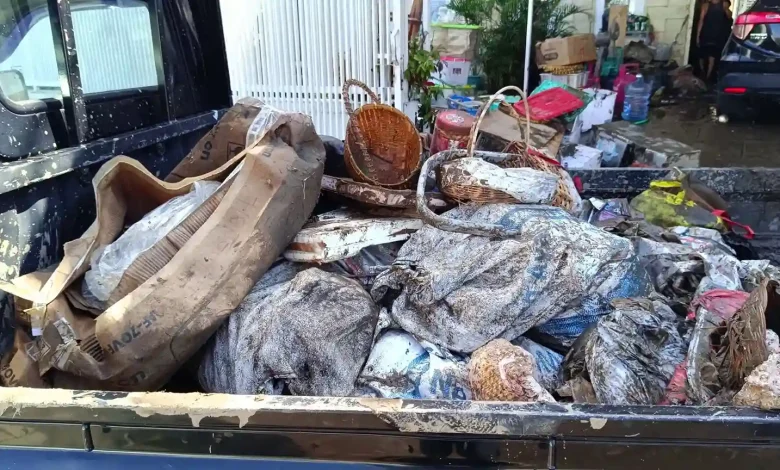 Sampah Pasca Banjir di Kota Mataram