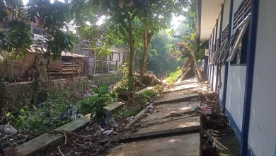 Tembok SMPN 22 Mataram Roboh