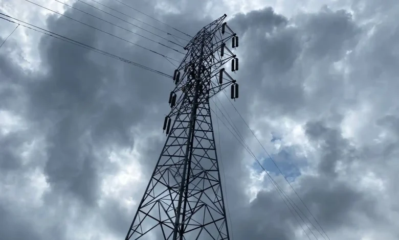 tower transmisi yang dibangun PLN di Kecamatan Sekotong