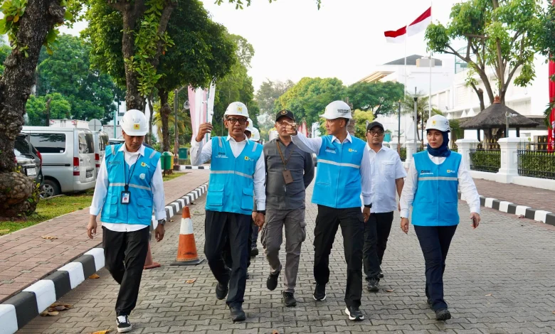 Jajaran Pengurus PLN saat meninjau kelistrikan di kawasan Istana Merdeka