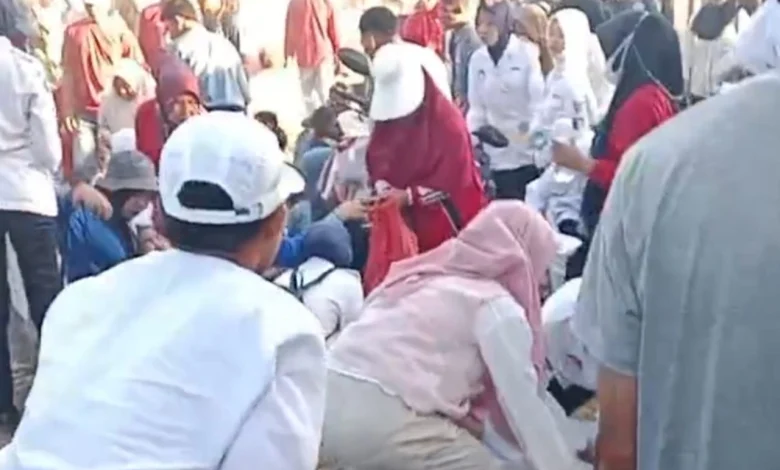Kesurupan saat penurunan bendera di Bima