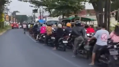 Antrean pengisian BBM Bikin Jember Lockdown