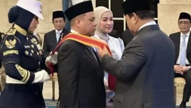 Haji Isam Terima Bintang Mahaputera