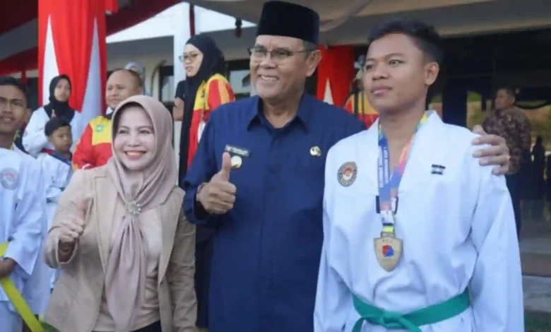 Bupati Sumbawa Syarafuddin Jarot Atlet Taekwondo
