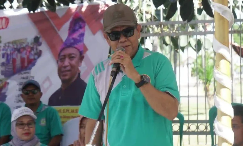 Bupati Sumbawa Syarafuddin Jarot Gerak Jalan HUT ke-80 RI