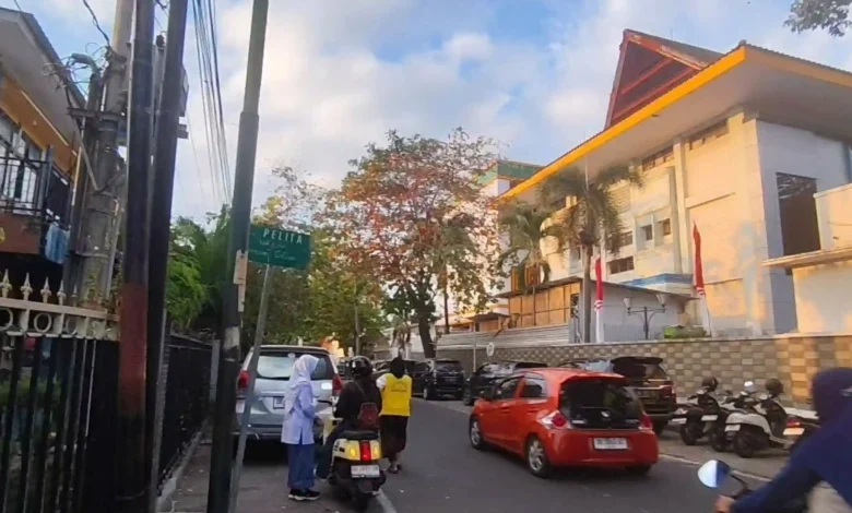 Jalan Pelita di Kota Mataram Depan Taman Sangkareang