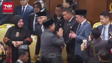 Jokowi Beri Dua Jempol kepada Prabowo di Sidang Tahunan MPR