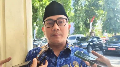 Kepala Dinas Kesehatan Kota Mataram dr Emirald Isfihan Pendemo Gedung DPRD NTB