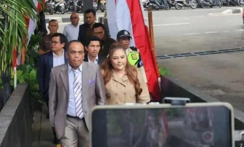 Lisa Mariana Penuhi Panggilan KPK Dugaan Korupsi Iklan BJB