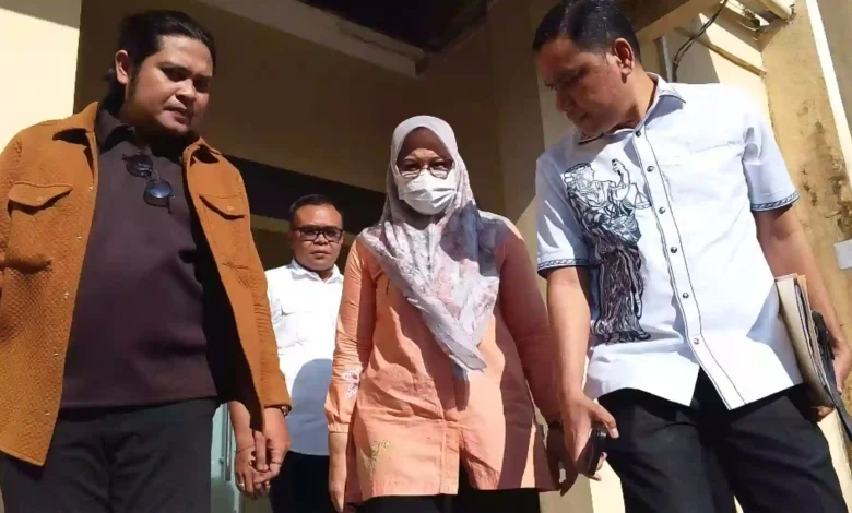 Mantan Wabup Sumbawa Dewi Noviany Usai Diperiksa