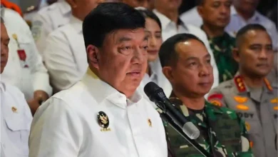 Menkopolkam Budi Gunawan Pengibaran Bendera One Piece