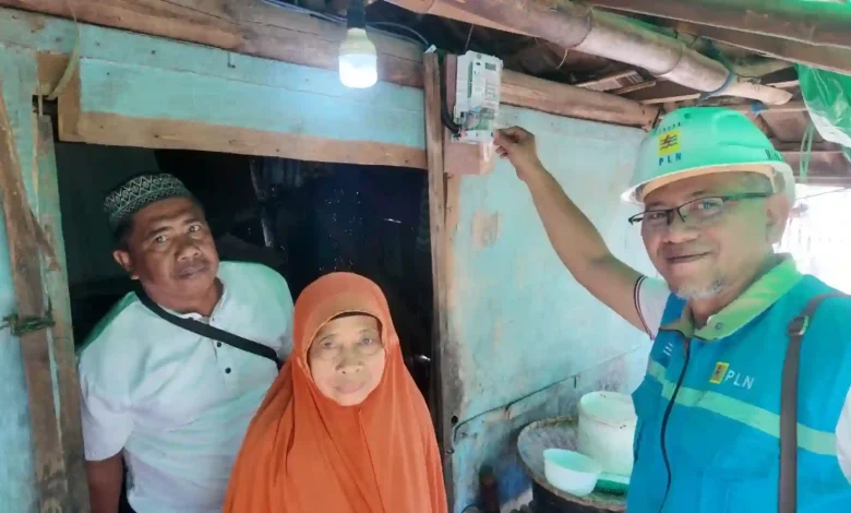 PLN UIW NTB Hadirkan Akses Listrik Gratis Bagi Warga Kurang Mampu Lewat Program Light Up The Dream
