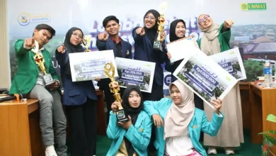 Para Juara Lomba Debat Nasional Mahasiswa 2025 Ummat