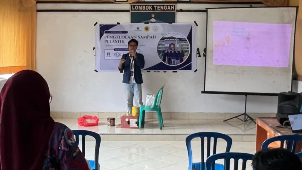 Pelatihan Biopori KKN Unram Desa Teratak 2025