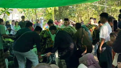 Pemakaman Korban Dugaan Pencekikan di Lombok Tengah