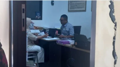 Pemeriksanaan Istri Pejabat Pemprov NTB Wirajaya Kasu Masker Covid-19