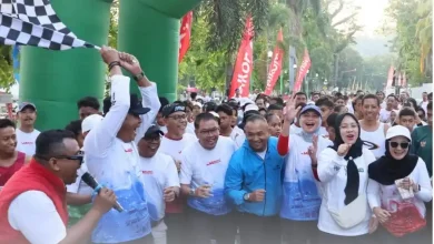 Bupati Jarot Lepas Ribuan Pelari JArun Sumbawa 2025