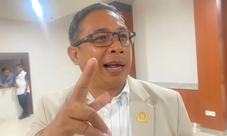 Anggota Banggar DPRD Provinsi NTB Muhammad Aminurlah Maman Gaji Tim Percepatan Gubernur