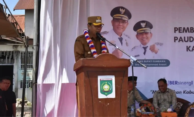 Bupati Sumbawa Syarafuddin Jarot Sosialisasi dan Penguatan PAUD Holistik Intergratif
