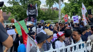 Demo Hari Tani di Depan Kantor Gubernur NTB