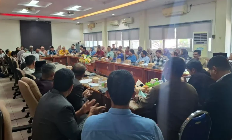 Forum hearing civitas akademika Universitas Samawa UNSA bersama DPRD dan Sekda Sumbawa