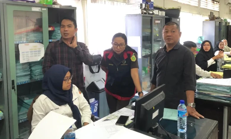 Jaksa Geledah Kantor Pertanahan Lobar