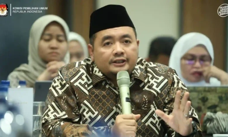 Ketua KPU RI Mochammad Afifudin Dokumen Persyaratan Calon Presiden dan Wakil Presiden Capres-Cawapres