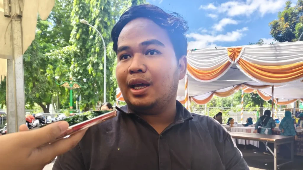 Ketua Sentra Pasar Ikan Hias Rembiga Lalu Iqbalul Musdiqi