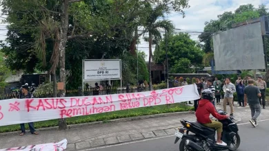 Koalisi Pemuda dan Rakyat NTB Gelar Aksi di Depan Kantor DPD RI NTB