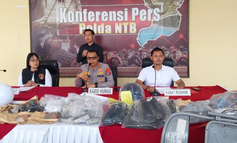 Konferensi Pers Polda Dugaan Perusakan-Penjarahan Gedung DPRD NTB
