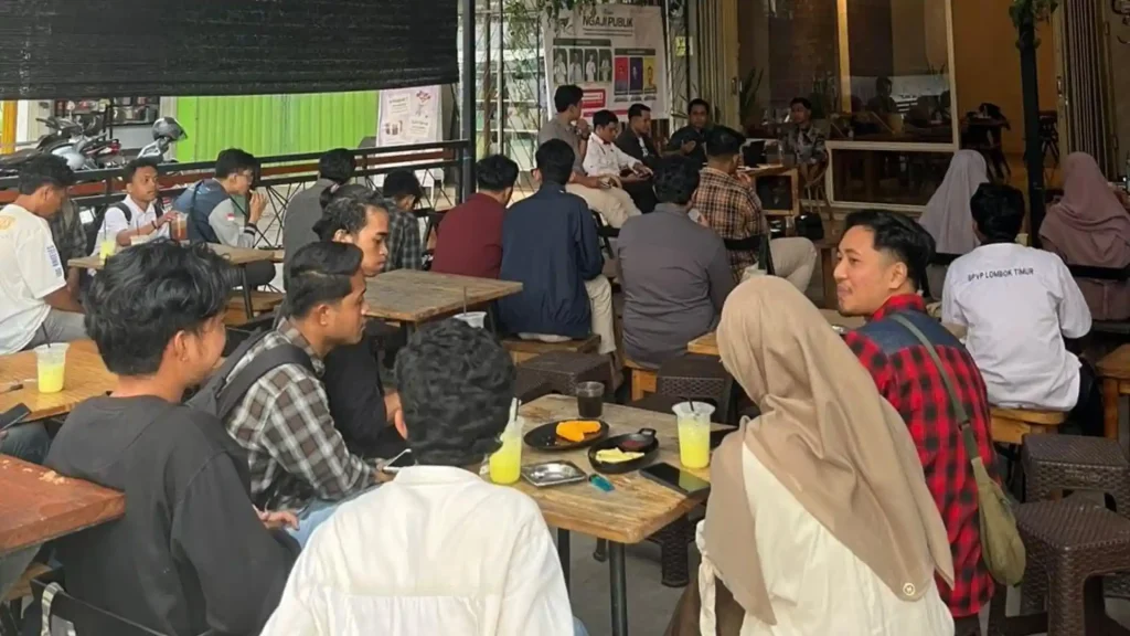 Peserta dialog Ngaji Publik KAMMI NTB