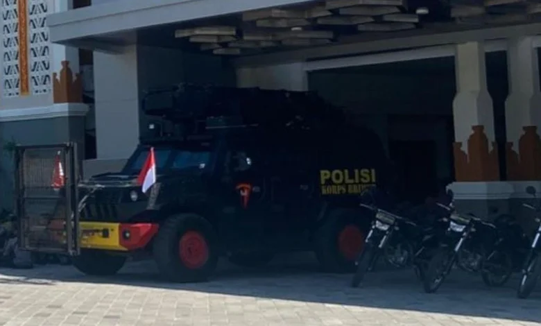 Polisi Berjaga di Kantor Gubernur NTB