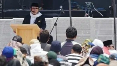Rhoma Irama Jadi Imam dan Khatib Salat Jumat di Pestapora 2025