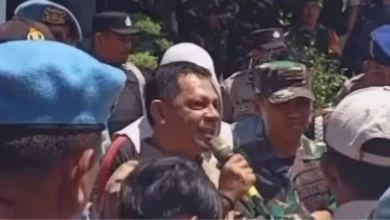 Wakil Ketua DPRD Kota Bima Alfian Indra Wirawan Temui Massa Aksi