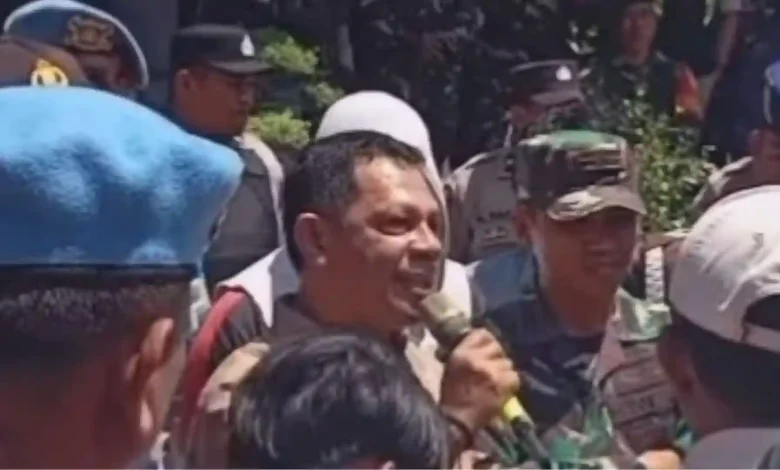 Wakil Ketua DPRD Kota Bima Alfian Indra Wirawan Temui Massa Aksi