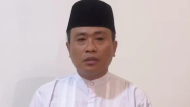 Kakanwil Kemenag NTB Zamroni Aziz Viral Lempar Tiang Mikrofon