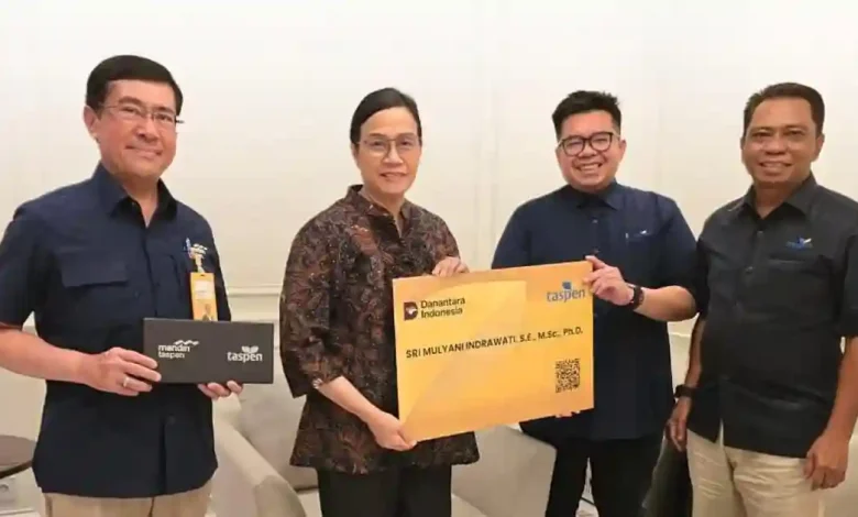 Taspen Serahkan Uang Pensiun untuk Mantan Menkeu Sri Mulyani
