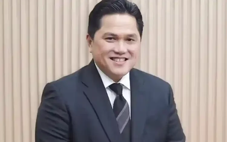Prabowo Lantik Erick Thohir sebagai Menpora