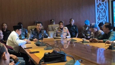 Warga Sumbawa Tolak Tambang Rakyat Lantung Bupati Kaget Banyak Alat Berat di Lokasi