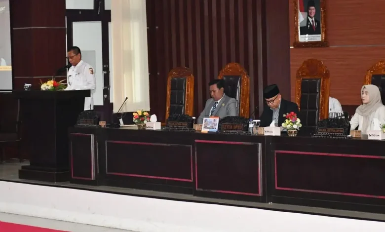 Rapat paripurna DPRD Kabupaten Lombok Timur