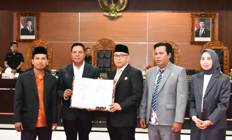 Pemkab dan DPRD Sahkan Perubahan KUA-PPAS APBD Lombok Timur 2025
