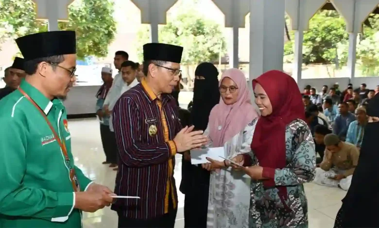 Guru Swasta di Lombok Timur Dapat Insentif dari Pemkab dan Baznas