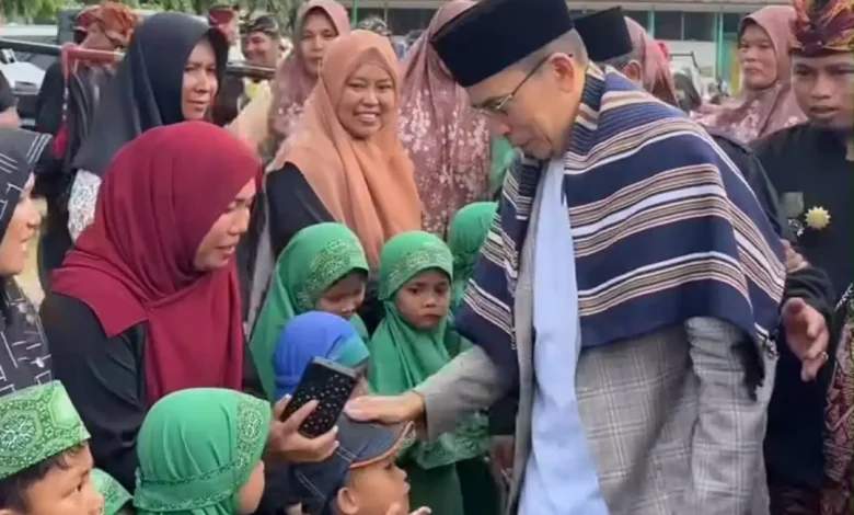 TGB Sindir Maraknya Joget Anco-anco di Lombok