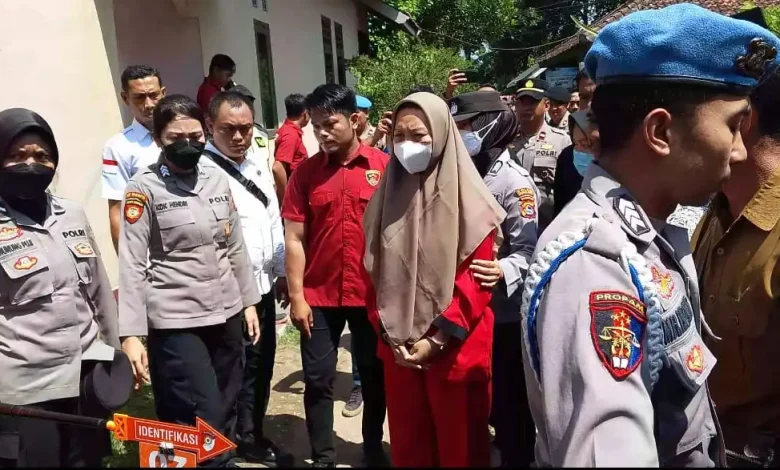Brigadir Rizka Jalani Rekonstruksi Kematian Suaminya Brigadir Esco