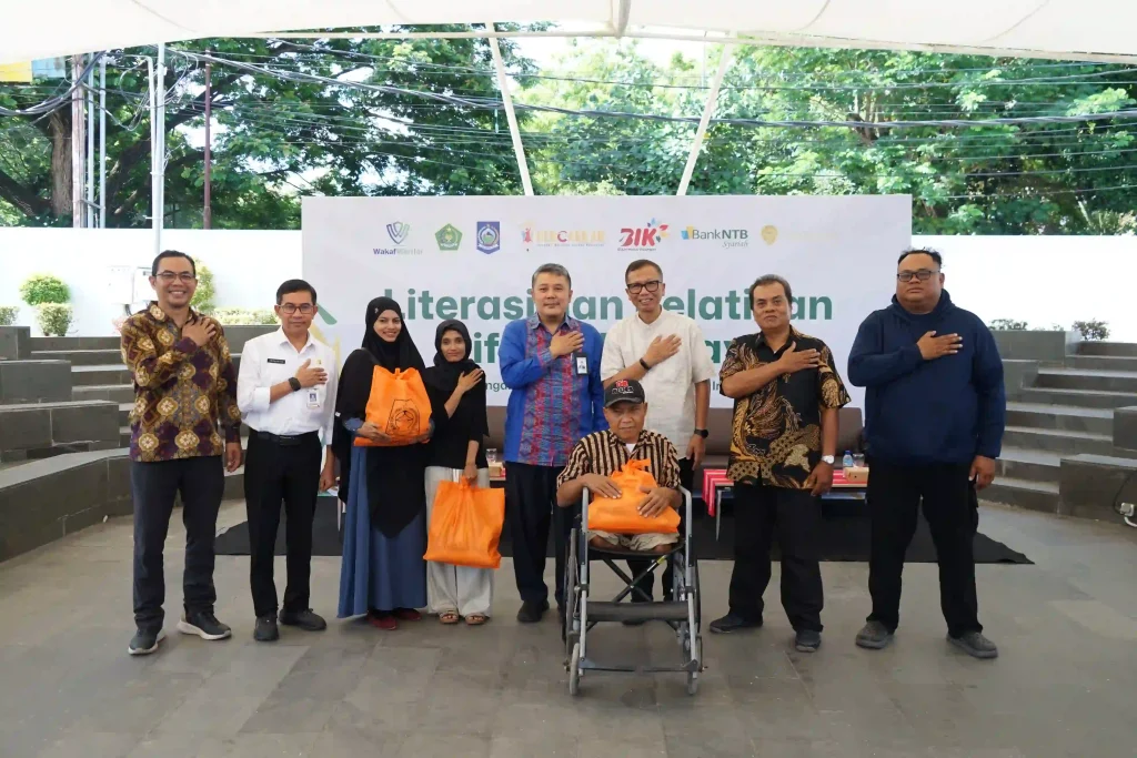 Bank NTB Syariah Serahkan Bantuan dari Dinas Sosial NTB