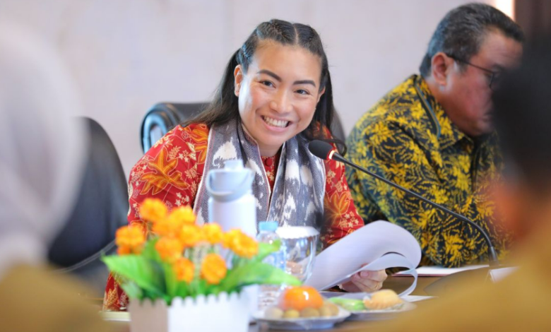 Wakil Ketua Komisi VII DPR RI, Rahayu Saraswati saat pertemuan di kantor gubernur Bangka Belitung, Senin, 8 September 2025.