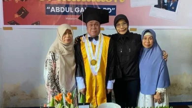 DPRD Kota Mataram Puji Wisudawan Tunanetra Unram