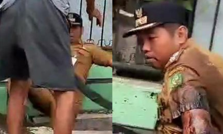Kolase foto saat Lurah Perintis, Kecamatan Medan Timur, Kota Medan, Muhammad Fadli didorong hingga jatuh ke parit.