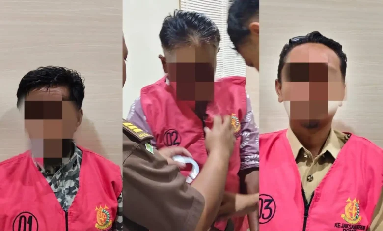 Tiga tersangka dugaan korupsi dana Desa Jambu